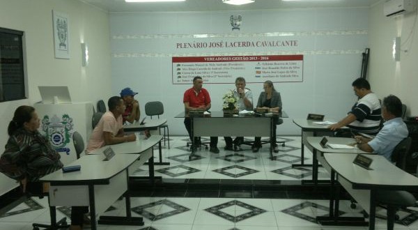 Prefeito Aron envia projeto e aumento para professores de Itatuba